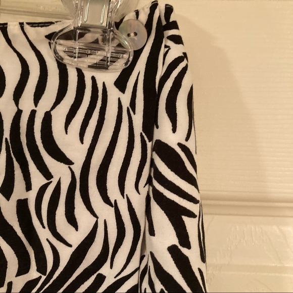 Wrap skirt from Elyse Hart Ltd, Size 4 - Picture 2 of 4